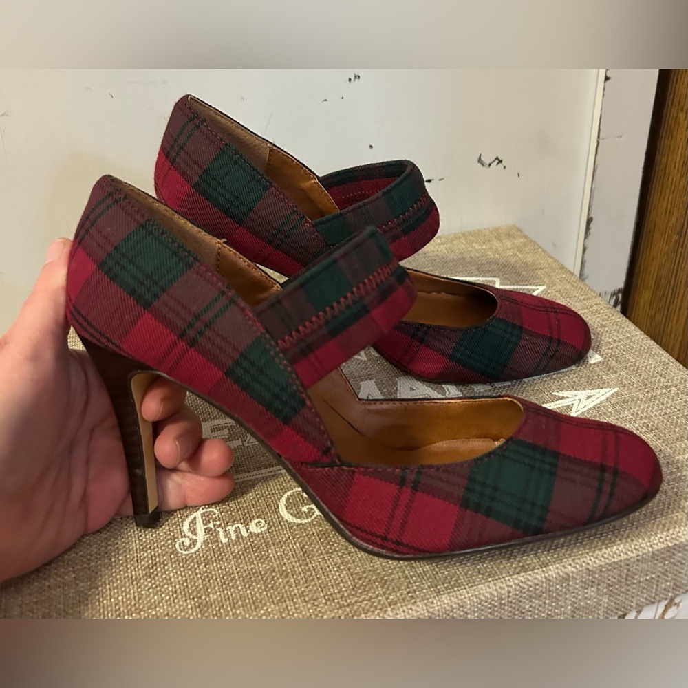 Ann Marino Red and Green Plaid Heels Size 6.5 - Picture 2 of 7
